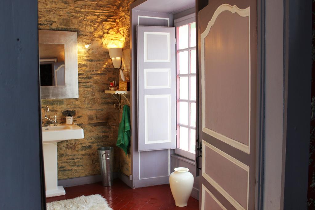 Chateau Du Boschet Bed and Breakfast Bourg-des-Comptes Exteriör bild